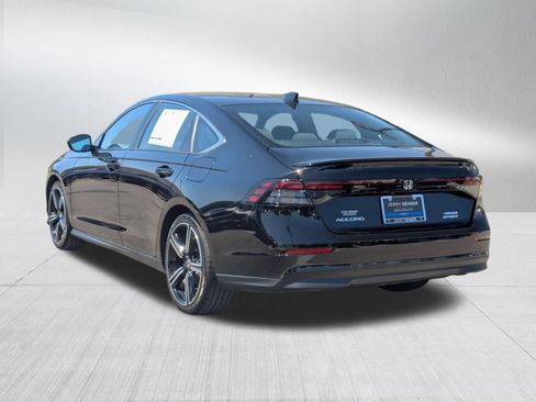 Used 2024 Honda Accord Sport image 3