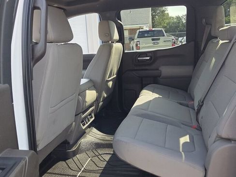 Used 2022 Chevrolet Silverado 1500 LT AWD/4WD image 8