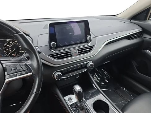Used 2024 Nissan Altima 2.5 SR FWD image 22
