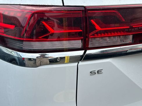 Used 2025 Volkswagen Atlas SE FWD image 8
