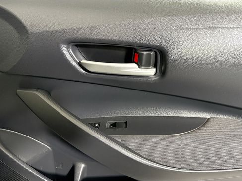 Used 2020 Toyota Corolla LE image 30