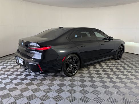 Used 2024 BMW i7 eDrive50 w/ M Sport Package RWD image 9