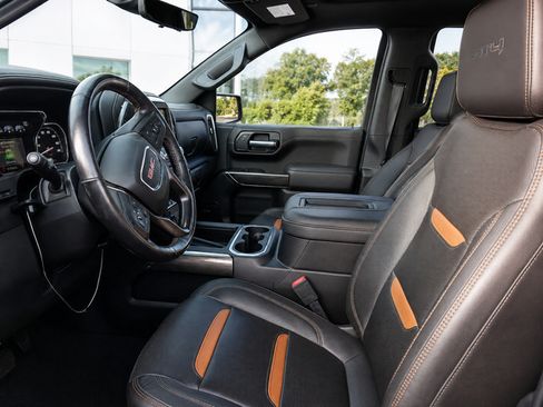 Used 2021 GMC Sierra 1500 AT4 w/ AT4 Value Package AWD/4WD image 4