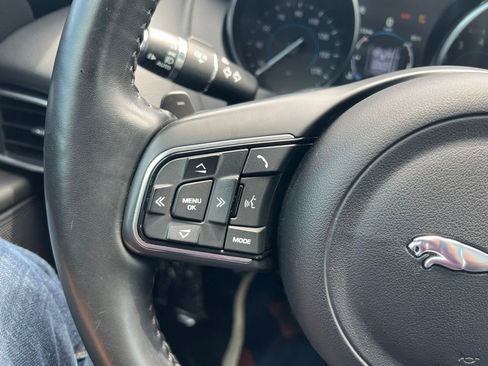 Used 2018 Jaguar XE Premium AWD/4WD image 38