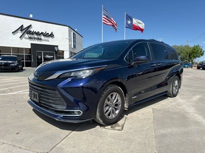 Used 2021 Toyota Sienna XLE