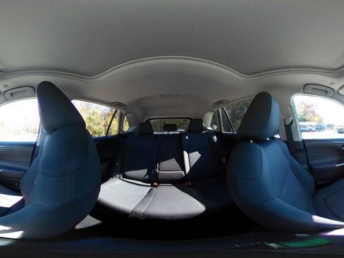 Used 2025 Toyota RAV4 XLE image 37