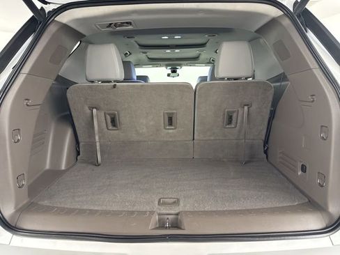 Used 2021 Chevrolet Traverse Premier image 34