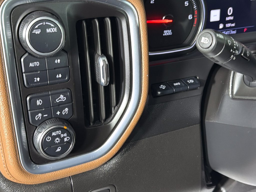 Used 2022 Chevrolet Silverado 2500 High Country w/ Technology Package AWD/4WD image 19