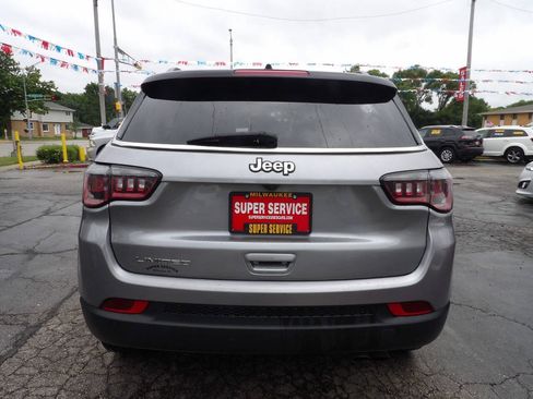 Used 2020 Jeep Compass Limited FWD image 4