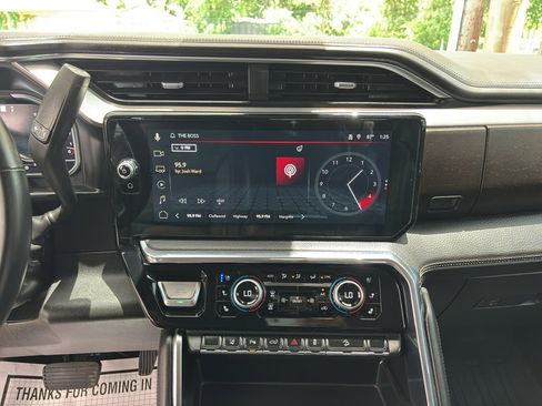 Used 2024 GMC Sierra 2500 Denali w/ Technology Package AWD/4WD image 22