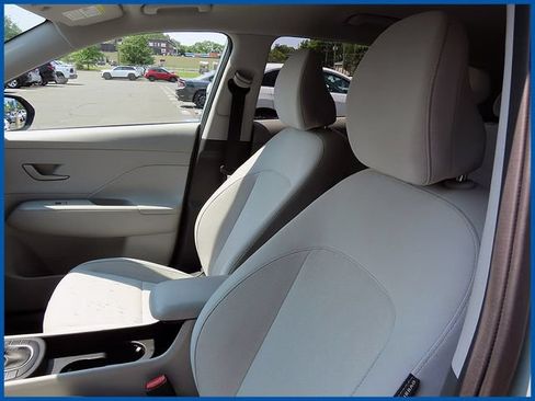 Used 2024 Hyundai Kona SEL AWD/4WD image 14