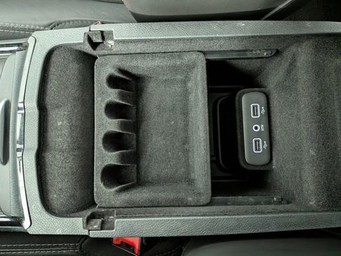 Used 2017 Chrysler 300 S AWD/4WD image 21