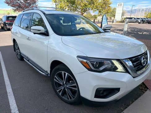 Used 2018 Nissan Pathfinder Platinum w/ Cargo Package AWD/4WD image 2