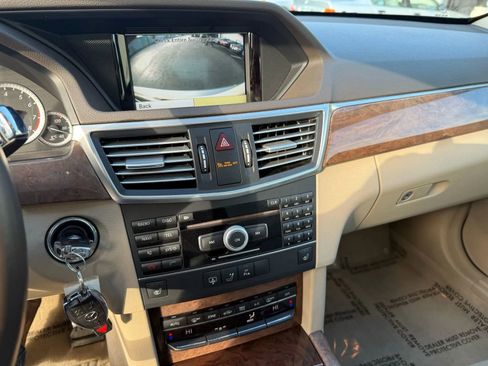 Used 2011 Mercedes-Benz E 350 E 350 4MATIC Sedan 4D image 11