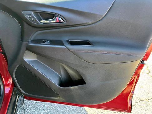 Certified 2022 Chevrolet Equinox RS w/ Infotainment Package image 10