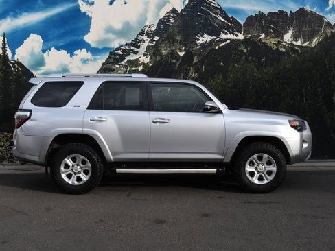 Used 2014 Toyota 4Runner SR5 Premium image 2