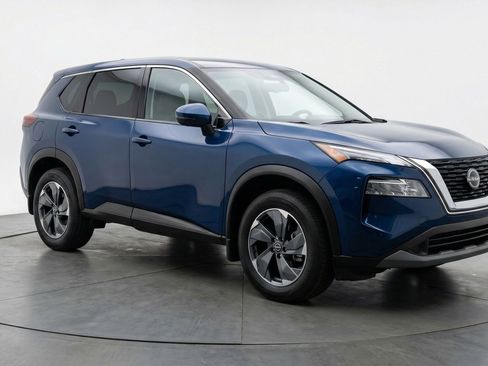Used 2025 Nissan Rogue SV AWD/4WD image 1