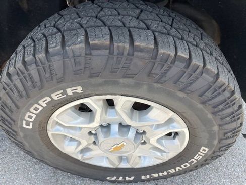 Used 2023 Chevrolet Silverado 2500 LT w/ Convenience Package AWD/4WD image 14