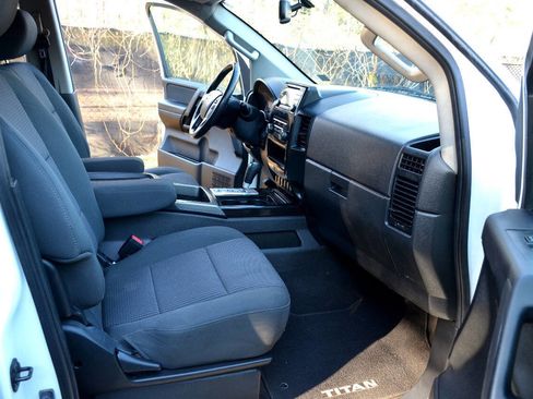 Used 2014 Nissan Titan SV w/ SV Value Truck Package image 13