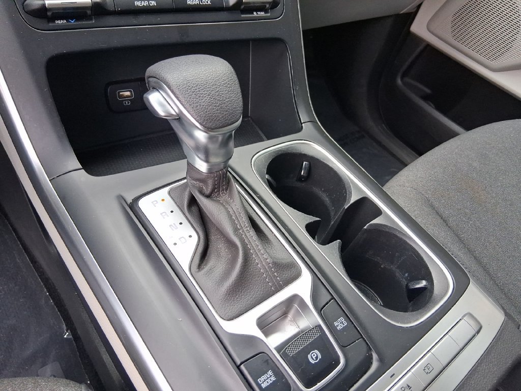 Used 2022 Kia Carnival LX FWD image 21