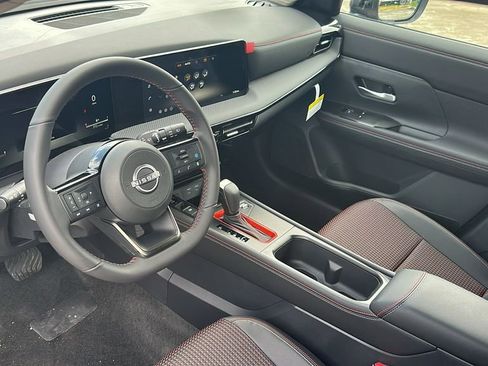 New 2026 Nissan Kicks SR w/ Illumination Package FWD image 13