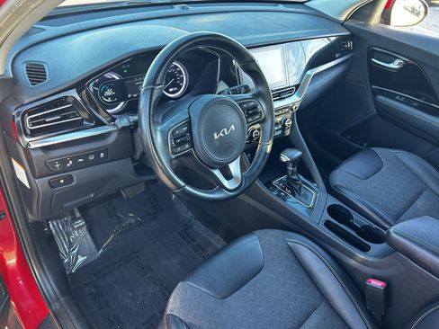 Certified 2022 Kia Niro LXS image 17
