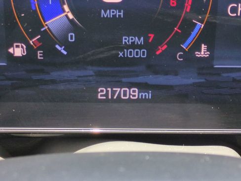 Used 2025 Chevrolet Tahoe LS AWD/4WD image 32