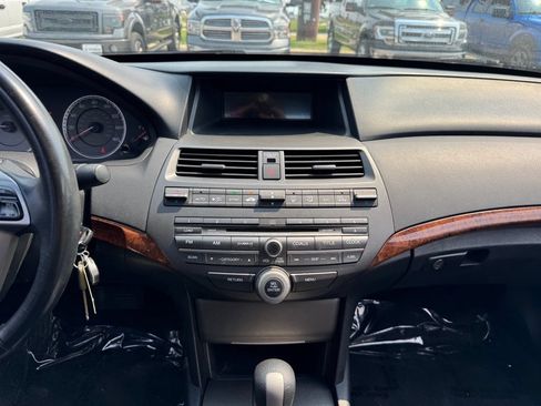 Used 2011 Honda Accord EX-L image 2