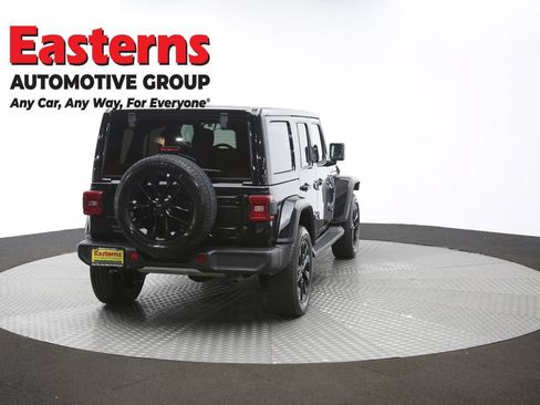 Used 2025 Jeep Wrangler Unlimited Sahara w/ Safety Group AWD/4WD image 40