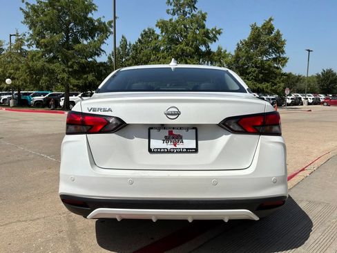 Used 2025 Nissan Versa SV FWD image 7