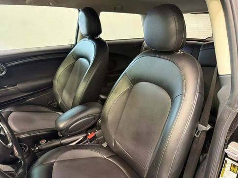 Used 2018 MINI Cooper 2-Door Hardtop FWD image 21