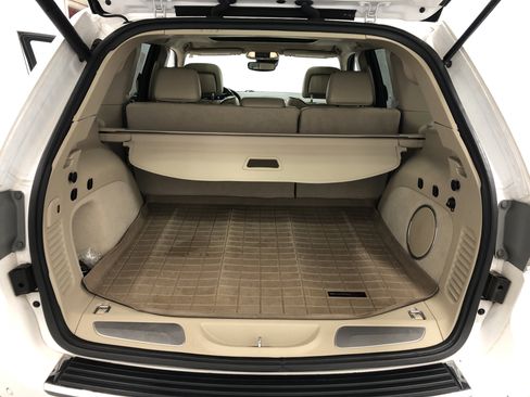 Used 2017 Jeep Grand Cherokee Overland w/ Jeep Active Safety Group image 9