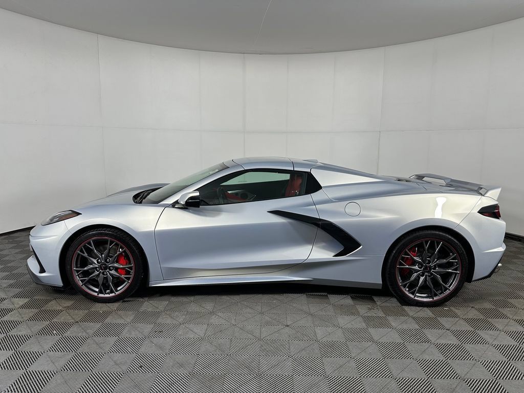 Used 2024 Chevrolet Corvette Stingray Premium Conv w/ Z51 Performance Package RWD image 2
