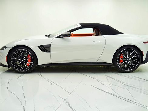 Used 2023 Aston Martin V8 Vantage Roadster RWD image 20