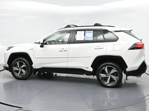Used 2024 Toyota RAV4 SE w/ Weather & Moonroof Package AWD/4WD image 4