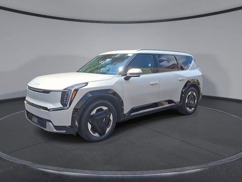 Used 2024 Kia EV9 Land AWD/4WD image 8