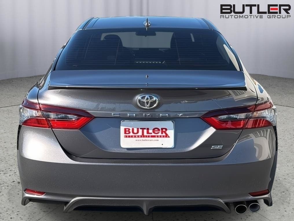Used 2023 Toyota Camry SE FWD image 5