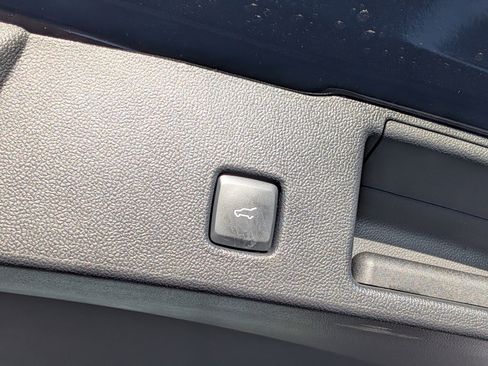 Used 2023 Ford Escape Platinum image 20