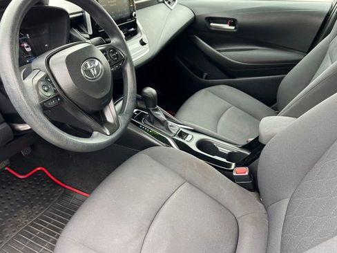 Used 2021 Toyota Corolla LE image 10