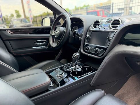Used 2020 Bentley Bentayga AWD/4WD image 48