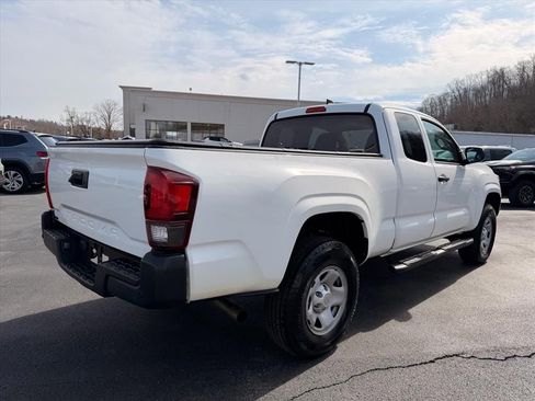 Used 2019 Toyota Tacoma SR image 4