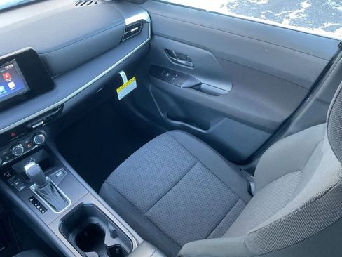 Used 2025 Nissan Kicks S image 16