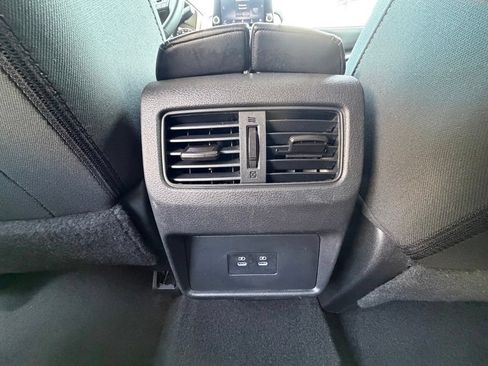 Used 2025 Nissan Rogue SV FWD image 31