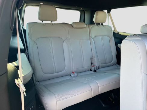 Certified 2025 Jeep Wagoneer L 4WD w/ HD Trailer Tow Package image 28