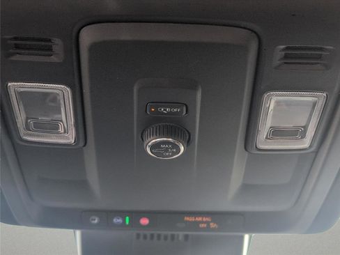 Used 2025 Chevrolet Tahoe LT AWD/4WD image 16