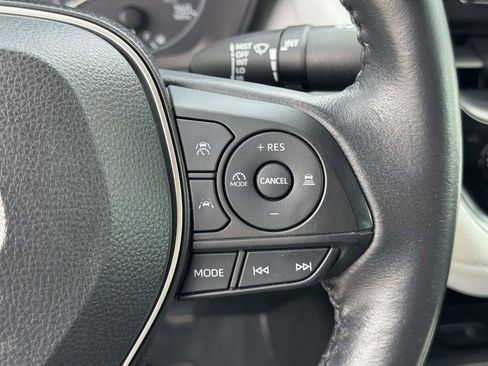 Used 2024 Toyota Corolla SE w/ SE Premium Package image 11