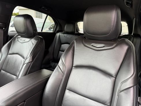 Used 2023 Cadillac XT4 Premium Luxury image 12