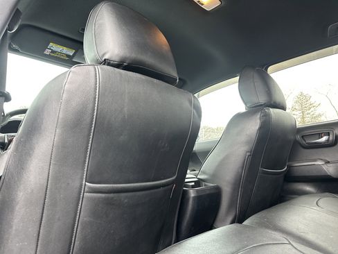 Used 2020 Toyota Tacoma TRD Sport image 29