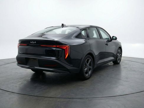 Used 2025 Kia K4 LXS image 9