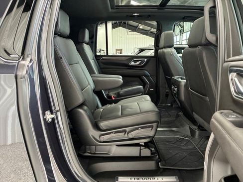 Used 2024 Chevrolet Suburban Z71 w/ Luxury Package AWD/4WD image 14